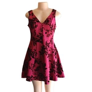 Dotted v neck rose pattern dress!